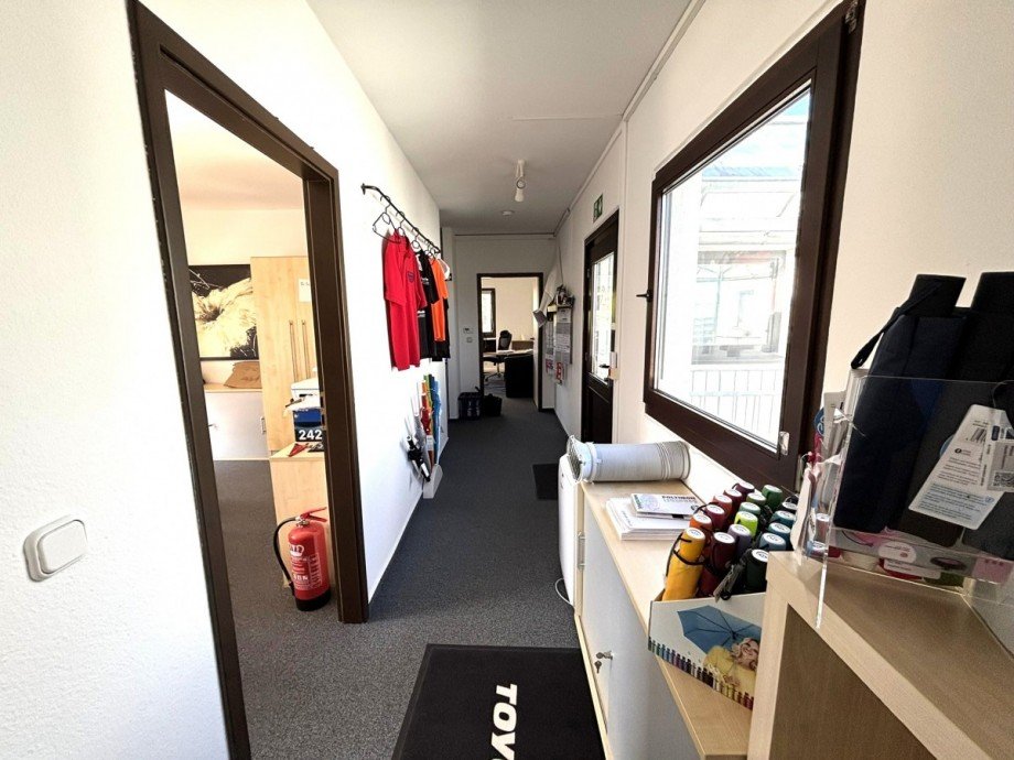 Flur B�rohaus R�dermark
