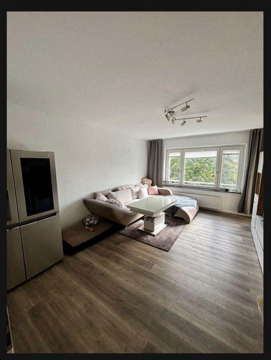 Wohnzimmer * Archivbild Etagenwohnung Wedel