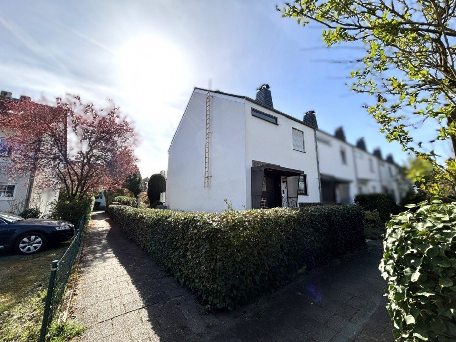 Ansicht Eingangsbereich 2 Reihenendhaus Heusenstamm