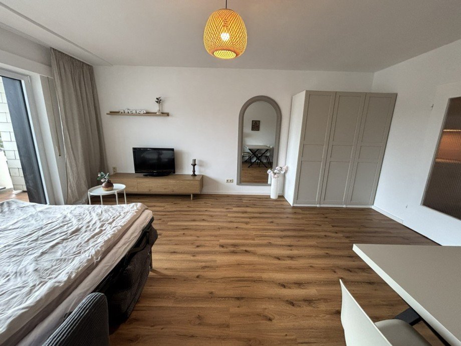 Kleiderschrank und TV Wohnung R�dermark